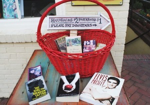 Mermaid Books, like the noted bookseller Strand in New York City, often displays books outside. ASHLEY RICHARDSON / THE FLAT HAT