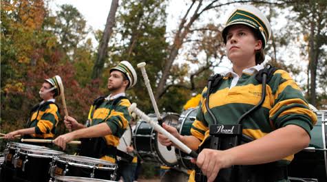 Green & Gold face paint, W&M students do not lack for enthu…