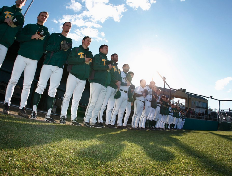 Baseball: College drops all four games on last leg of West Coast trip