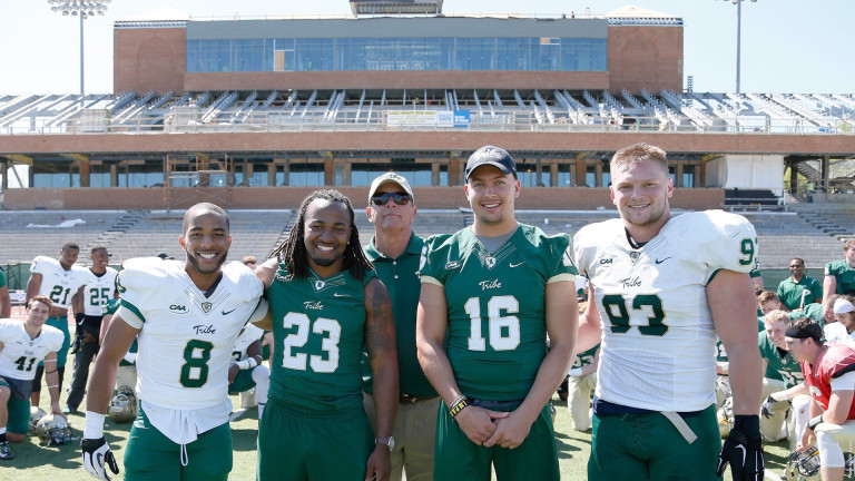 Football: New talent showcased in 2016 Green and Gold game