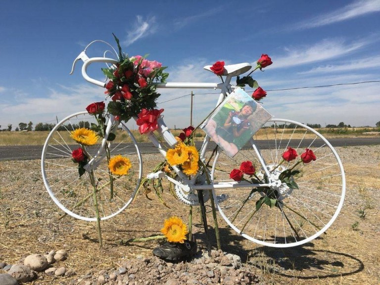 Students gather, ride to mourn Anne Davis ’16