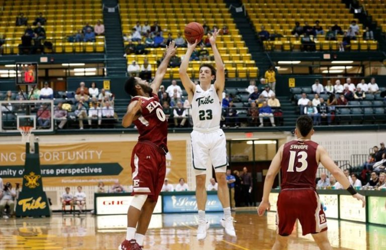 Men’s Basketball: The College falls out of first place