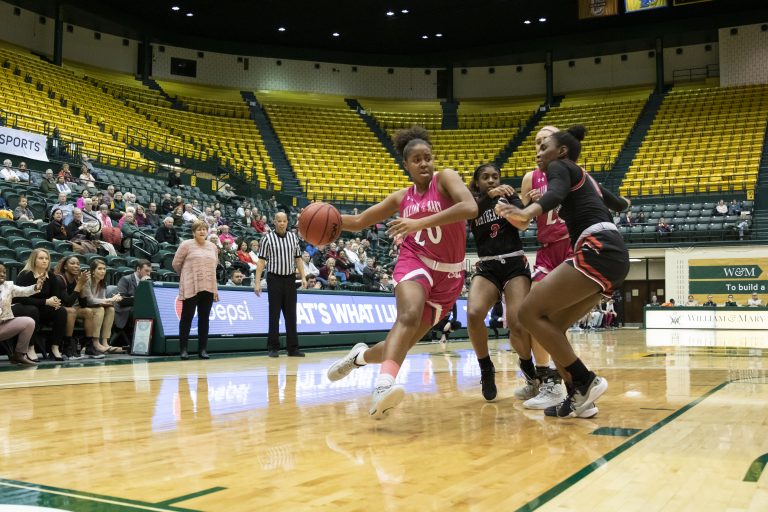 Women’s Basketball: College wins fifth straight, defeats Pride 71-42