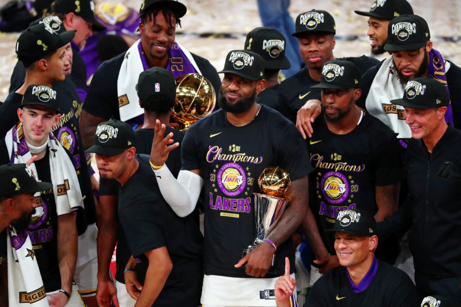LOOK: Lakers win NBA Finals, presented with Larry O'Brien trophy