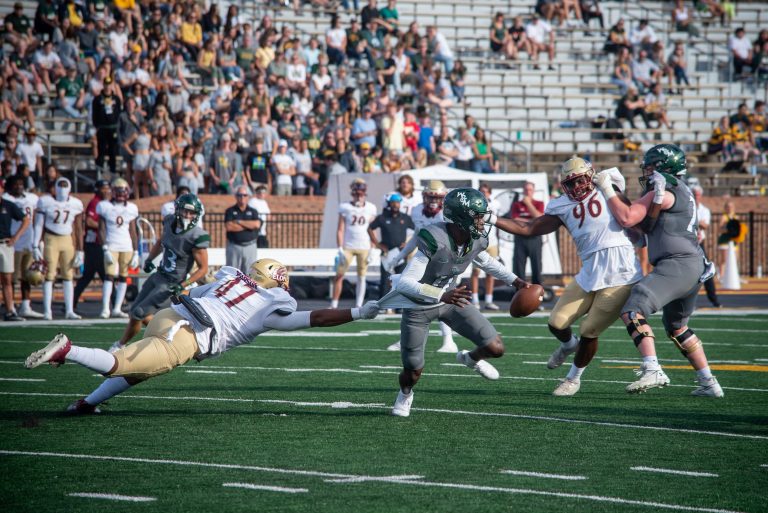 Football allows 19 unanswered points in fourth quarter against Elon, loses 35-31