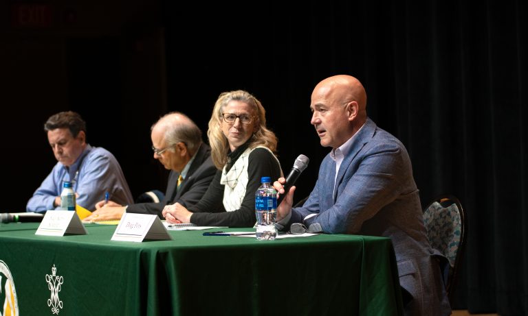 Student Assembly hosts city council candidate forum