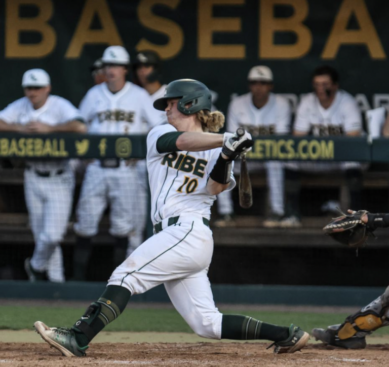 Green and Gold demolish Maryland, win 13-3 on the road