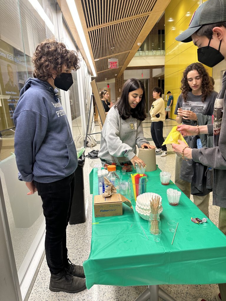 College hosts ‘Sci-Fri’ event, displays STEM projects to encourage interaction, showcase research