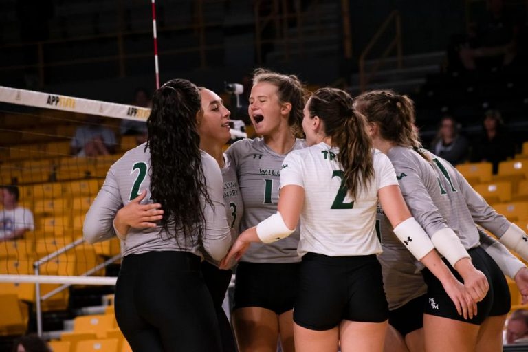 Volleyball sweeps competition at Bucknell Invitational