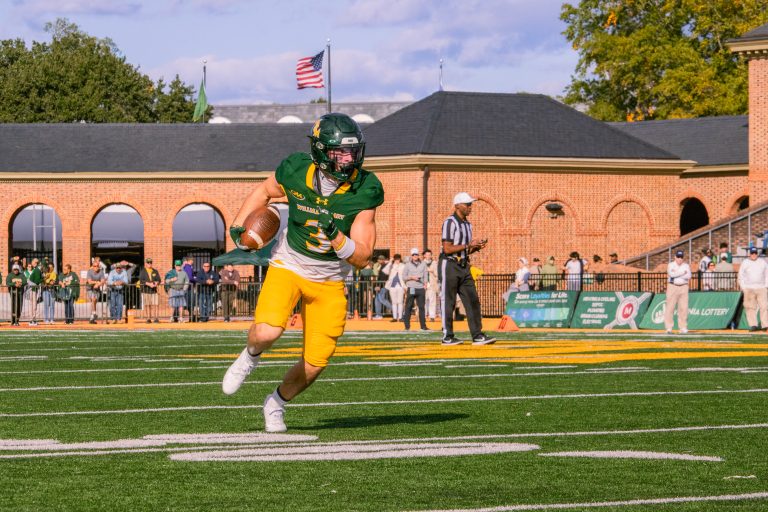 William and Mary football defeats Hampton 31-10 in final away game of season