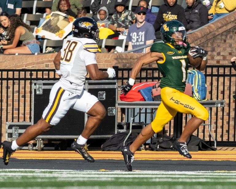 Football’s struggles continue as Green and Gold lose on the road to Albany