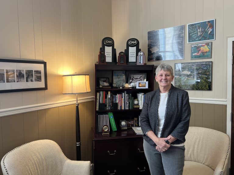 Peel Hawthorne '80 in her office. PEERAWUT RUANGSAWASDI / THE FLAT HAT