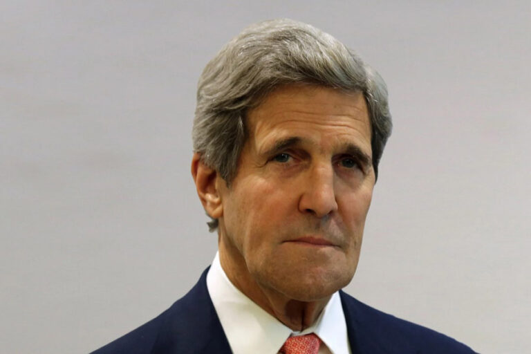 Former Secretary of State John F. Kerry hosts Fireside Chat, introduces Blue Horizons, addresses national politics