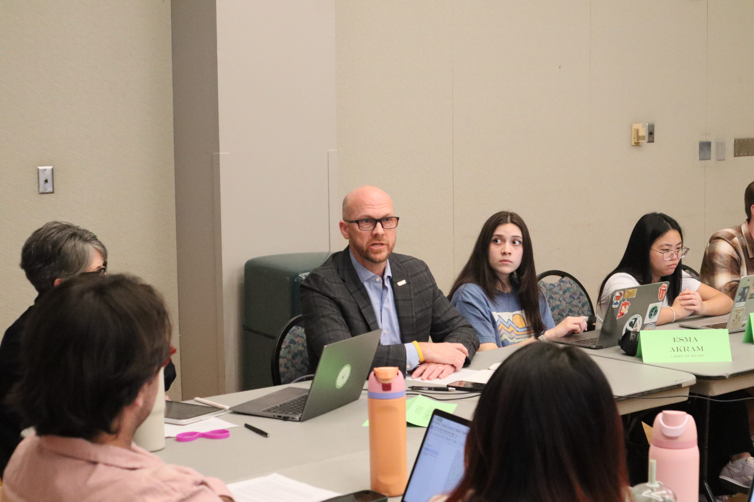 Associate Vice President for Public Safety Cliff Everton addresses Senate, discusses privacy concerns with ZeroEyes, Flock AI-surveillance 